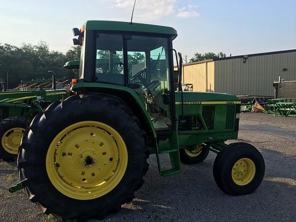 Image of John Deere 6210 equipment image 2