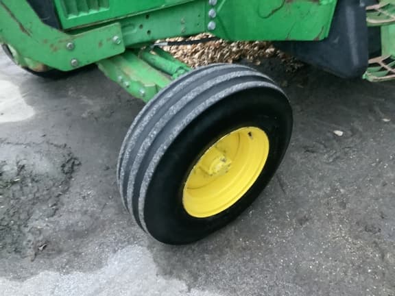 Image of John Deere 6210 equipment image 3