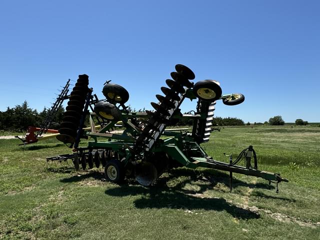 Image of John Deere 630 equipment image 1