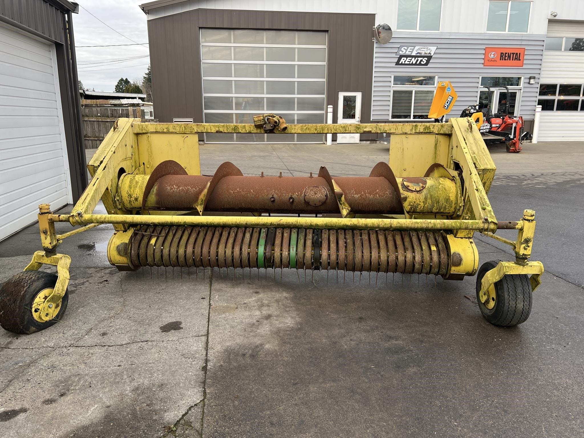 1998 John Deere 630A Equipment Image0
