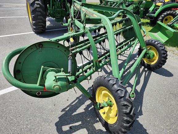 Image of John Deere 64 equipment image 4