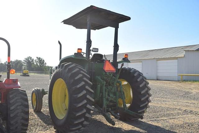 Image of John Deere 6405 equipment image 1