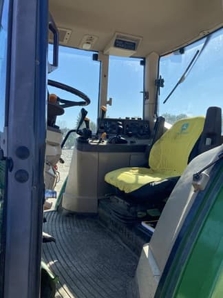 Image of John Deere 6410 equipment image 4