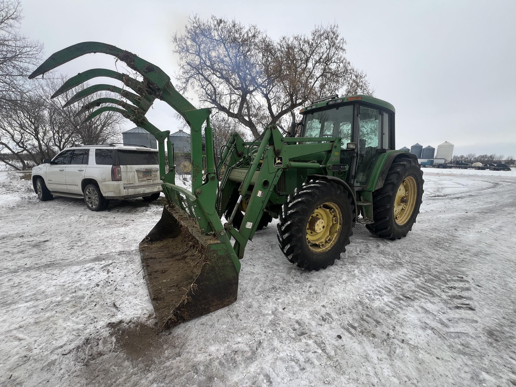 1998 John Deere 6410 Equipment Image0