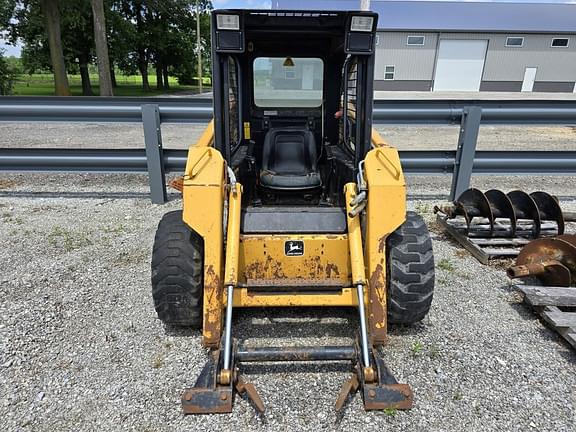 Image of John Deere 6675 equipment image 1