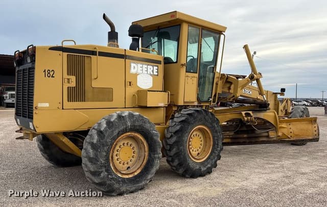 Image of John Deere 670CH equipment image 4