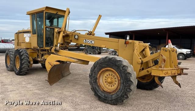 Image of John Deere 670CH equipment image 2