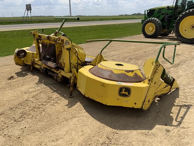 Image of John Deere 676 equipment image 1