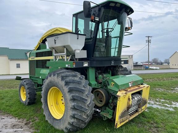 Image of John Deere 6850 Primary image