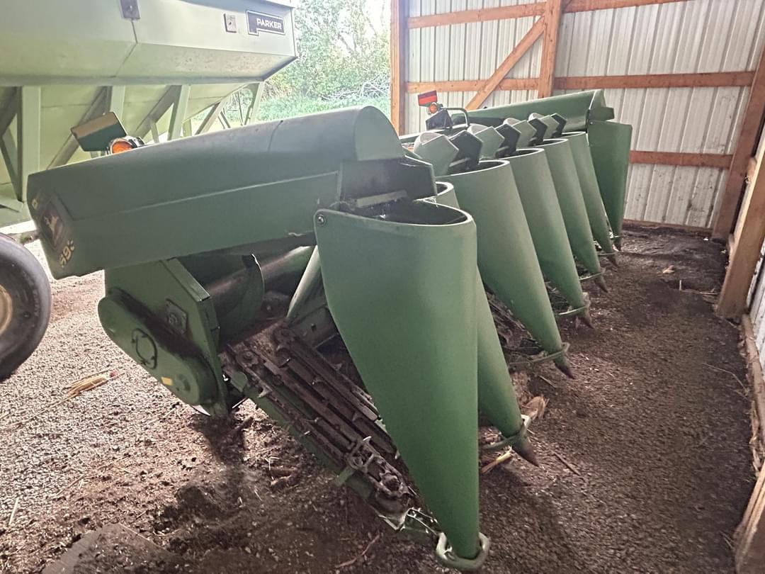 Image of John Deere 693 Primary image