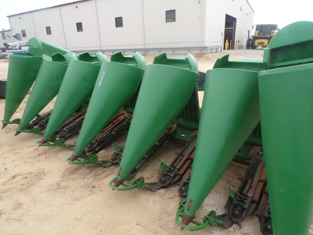 Image of John Deere 693 equipment image 2