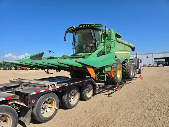 1998 John Deere 693 Equipment Image0