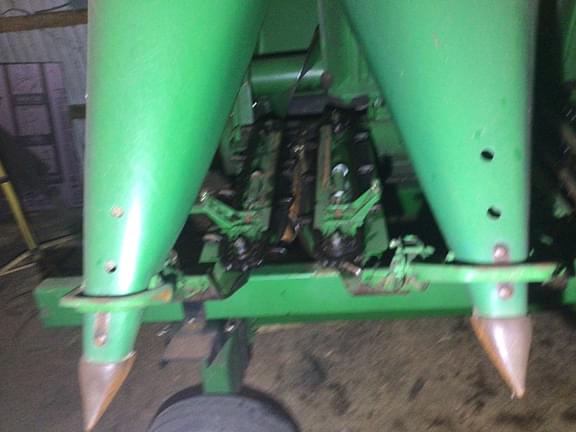 Image of John Deere 693 Primary image