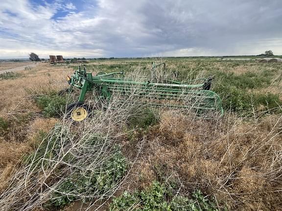 Image of John Deere 705 equipment image 1