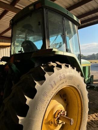 Main image John Deere 7210