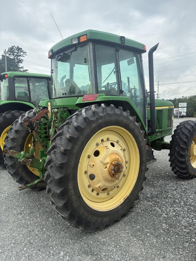 Image of John Deere 7210 equipment image 3