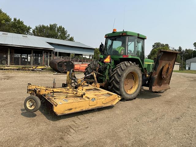 Image of John Deere 7210 equipment image 2