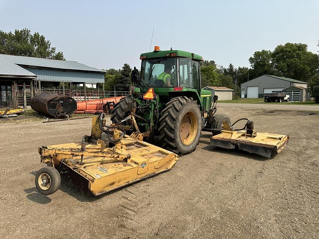 Image of John Deere 7210 equipment image 3