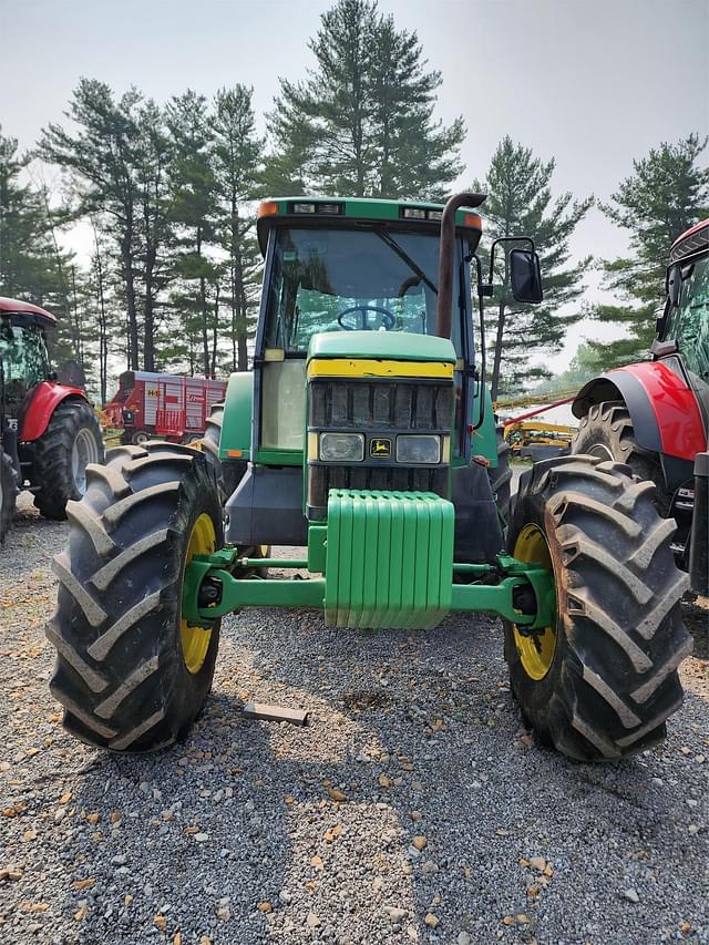 Image of John Deere 7210 equipment image 1