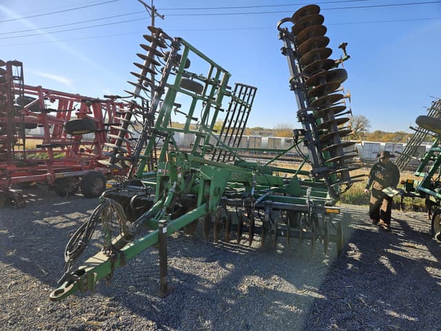 Image of John Deere 726 equipment image 2