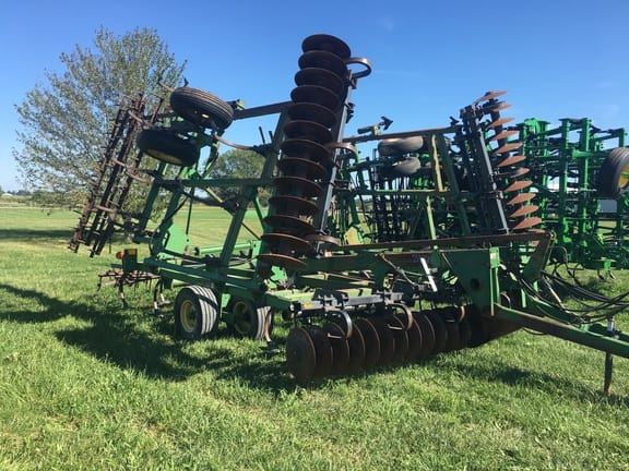 Main image John Deere 726