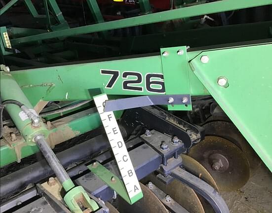 Image of John Deere 726 equipment image 2