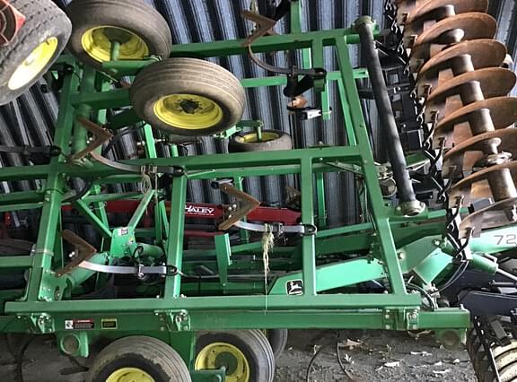 Image of John Deere 726 equipment image 3