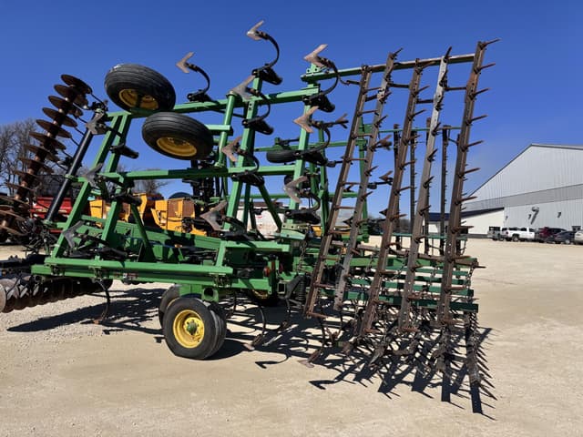 Image of John Deere 726 equipment image 3