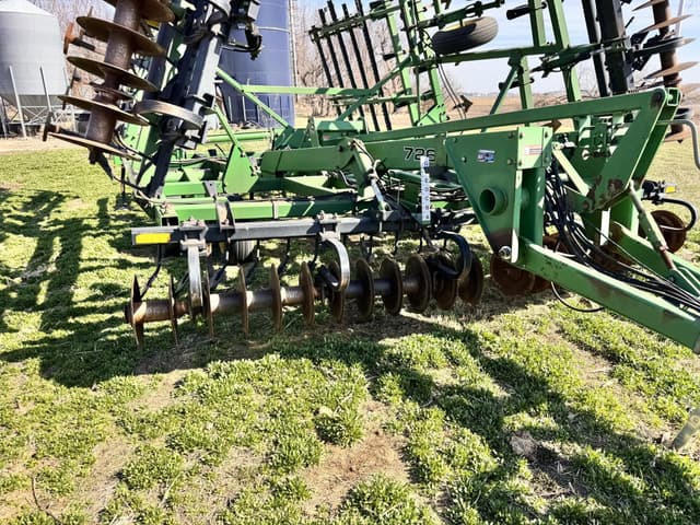 Image of John Deere 726 equipment image 4