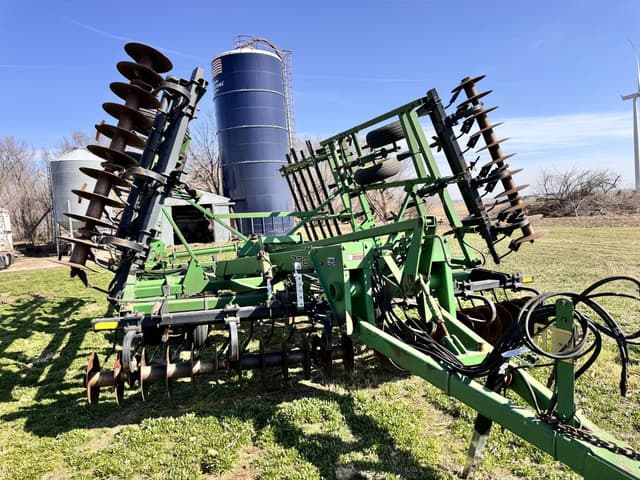 Image of John Deere 726 equipment image 3