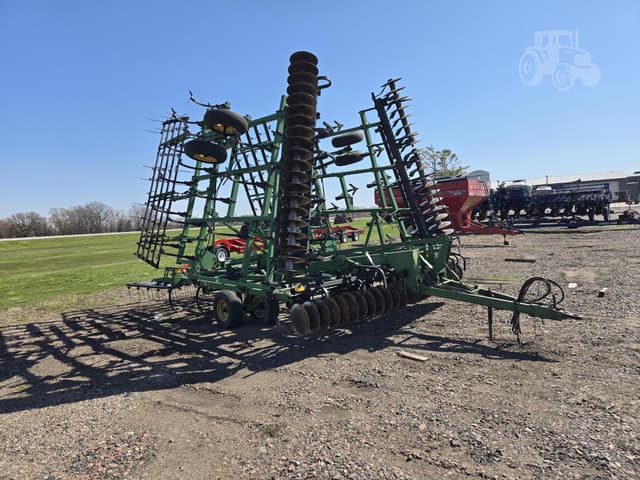 Image of John Deere 726 equipment image 3