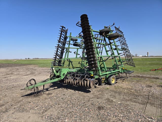 Image of John Deere 726 equipment image 1