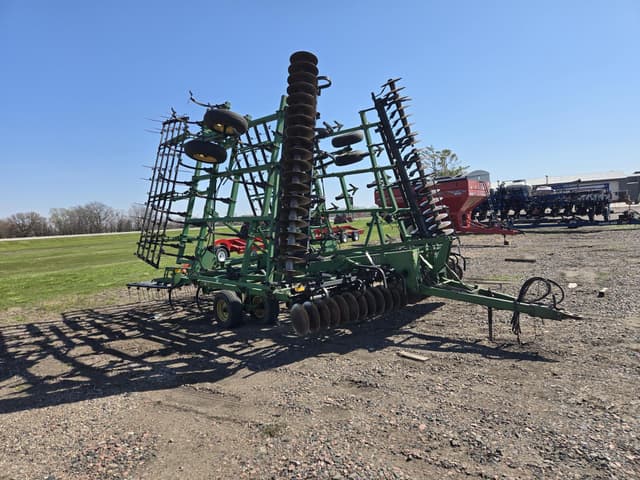 Image of John Deere 726 equipment image 3