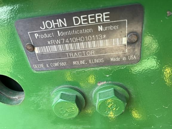 Image of John Deere 7410 equipment image 2