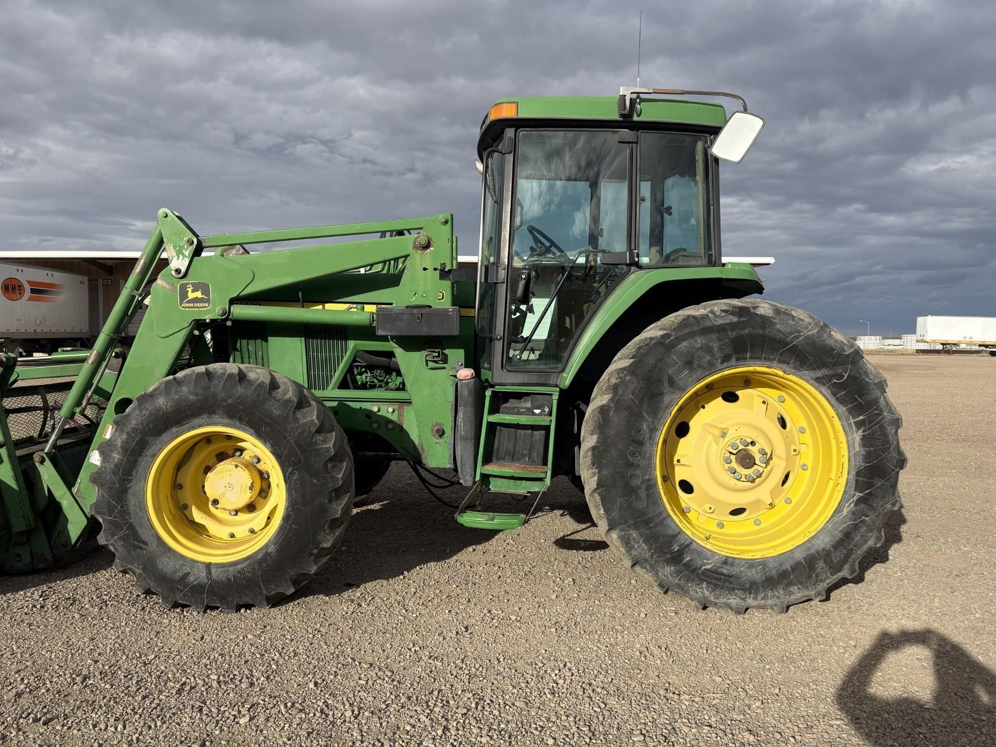 1998 John Deere 7410 Equipment Image0