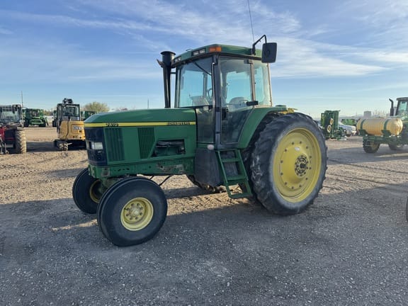 1998 John Deere 7410 Equipment Image0