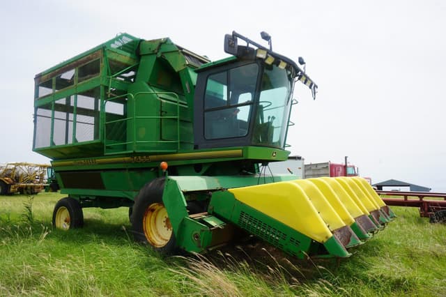 Image of John Deere 7455 equipment image 2