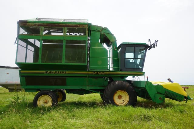 Image of John Deere 7455 equipment image 3
