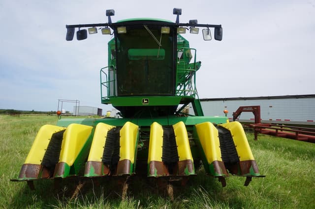 Image of John Deere 7455 equipment image 1