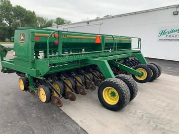 Main image John Deere 750