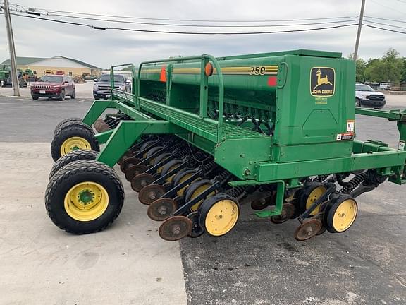 Image of John Deere 750 equipment image 4