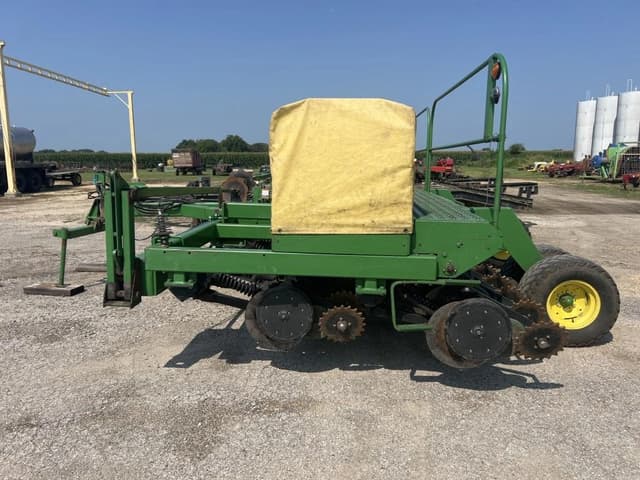 Image of John Deere 750 equipment image 2