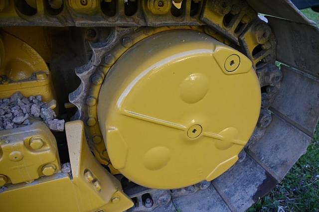 Thumbnail image John Deere 750C 23
