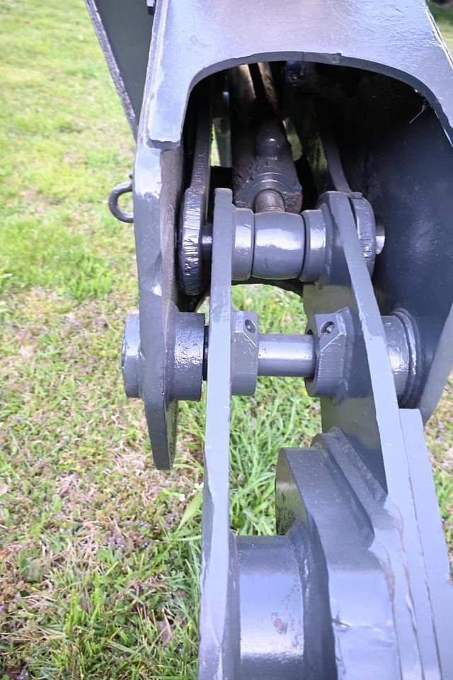 Thumbnail image John Deere 750C 37