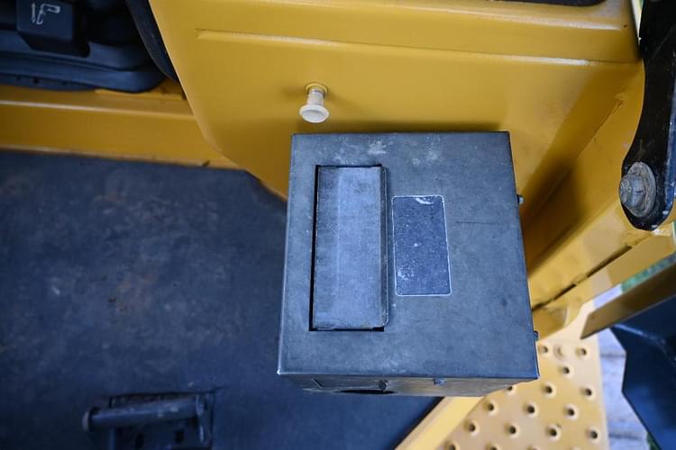 Main image John Deere 750C 66