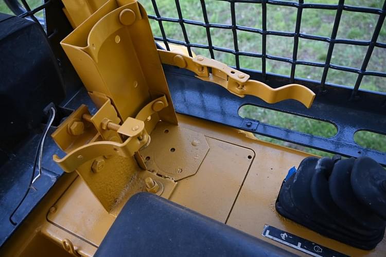 Main image John Deere 750C 73