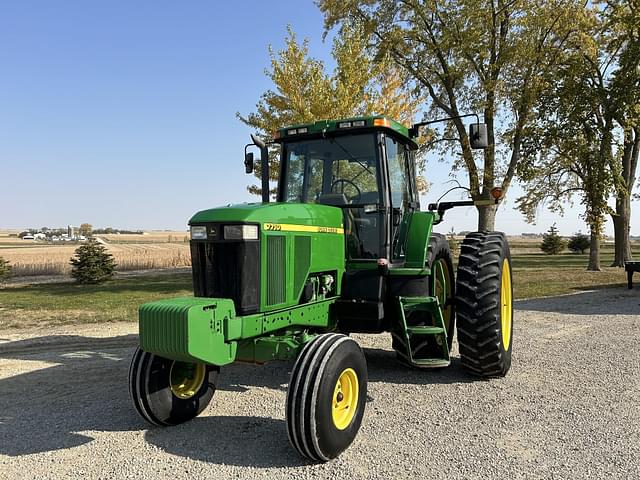 Image of John Deere 7710 equipment image 1