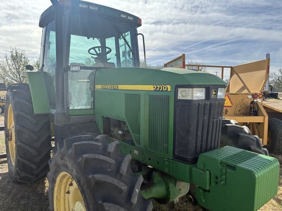 Image of John Deere 7710 equipment image 4