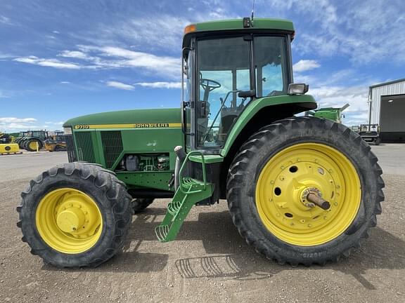 Image of John Deere 7710 equipment image 1
