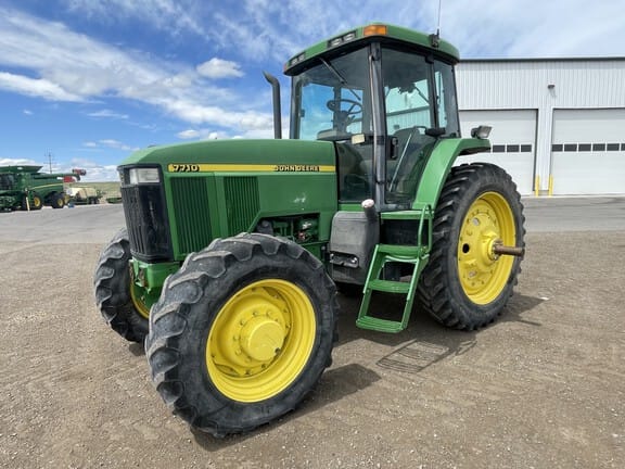 1998 John Deere 7710 Equipment Image0